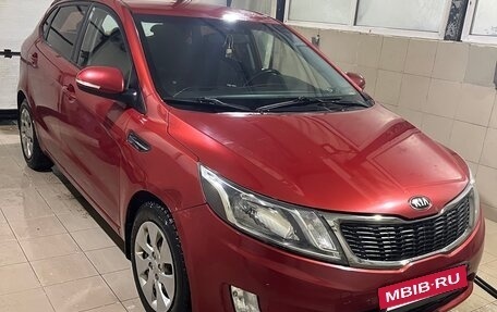 KIA Rio III рестайлинг, 2013 год, 750 000 рублей, 2 фотография