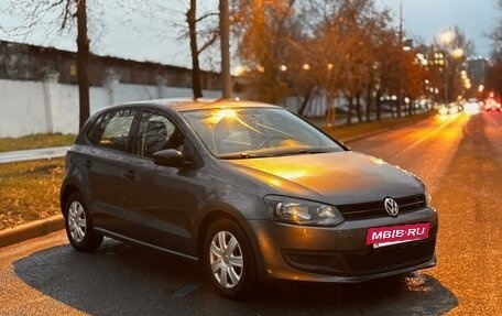 Volkswagen Polo VI (EU Market), 2011 год, 590 000 рублей, 2 фотография