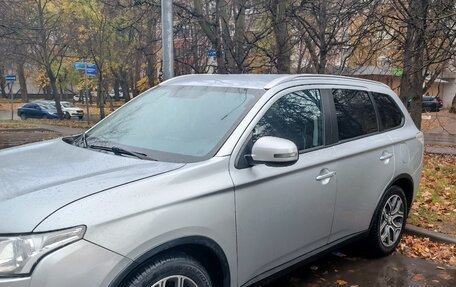 Mitsubishi Outlander III рестайлинг 3, 2014 год, 1 390 000 рублей, 3 фотография