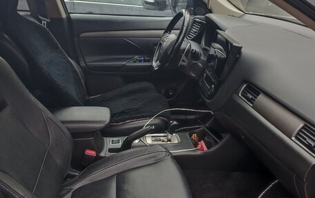 Mitsubishi Outlander III рестайлинг 3, 2014 год, 1 390 000 рублей, 17 фотография