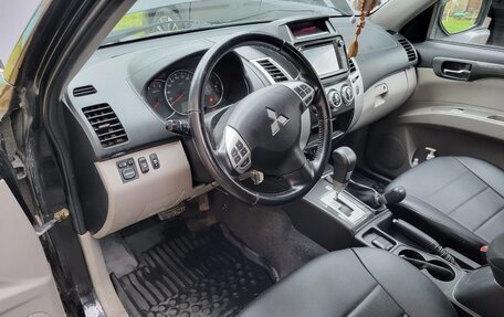 Mitsubishi Pajero Sport II рестайлинг, 2014 год, 1 750 000 рублей, 15 фотография