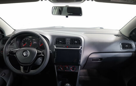 Volkswagen Polo VI (EU Market), 2018 год, 675 000 рублей, 9 фотография