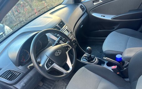 Hyundai Solaris II рестайлинг, 2012 год, 620 000 рублей, 6 фотография