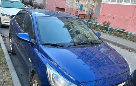 Hyundai Solaris II рестайлинг, 2012 год, 620 000 рублей, 2 фотография