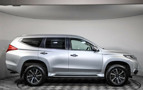 Mitsubishi Pajero Sport III рестайлинг, 2018 год, 2 799 000 рублей, 3 фотография