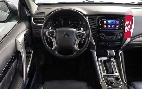 Mitsubishi Pajero Sport III рестайлинг, 2018 год, 2 799 000 рублей, 9 фотография