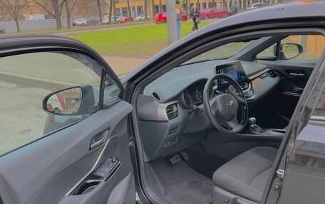 Toyota C-HR I рестайлинг, 2019 год, 2 700 000 рублей, 7 фотография