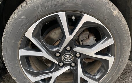 Toyota C-HR I рестайлинг, 2019 год, 2 700 000 рублей, 11 фотография