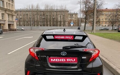 Toyota C-HR I рестайлинг, 2019 год, 2 700 000 рублей, 6 фотография