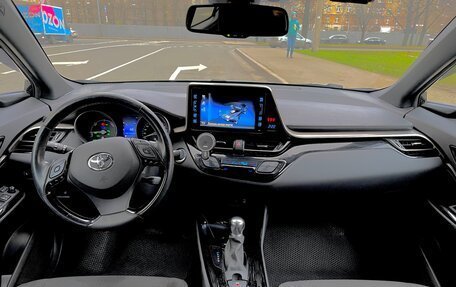 Toyota C-HR I рестайлинг, 2019 год, 2 700 000 рублей, 12 фотография