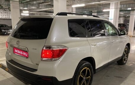 Toyota Highlander III, 2013 год, 1 550 000 рублей, 5 фотография