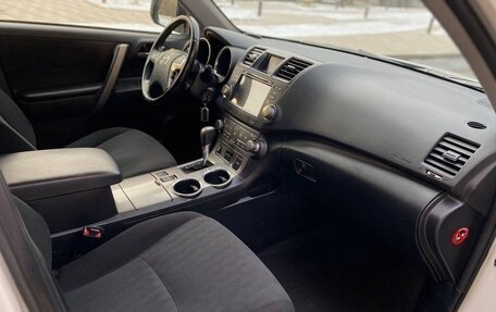 Toyota Highlander III, 2013 год, 1 550 000 рублей, 7 фотография