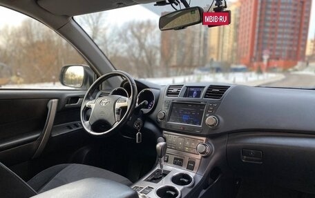 Toyota Highlander III, 2013 год, 1 550 000 рублей, 9 фотография