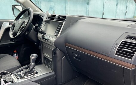 Toyota Land Cruiser Prado 150 рестайлинг 2, 2021 год, 6 700 000 рублей, 3 фотография