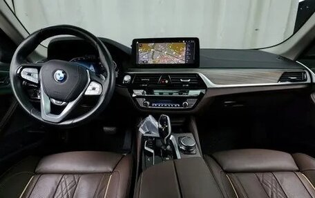 BMW 5 серия, 2022 год, 4 210 000 рублей, 10 фотография