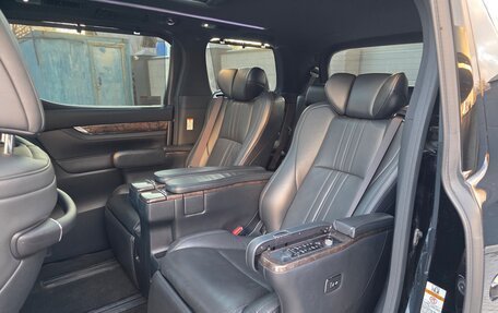 Toyota Alphard III, 2019 год, 4 900 000 рублей, 21 фотография