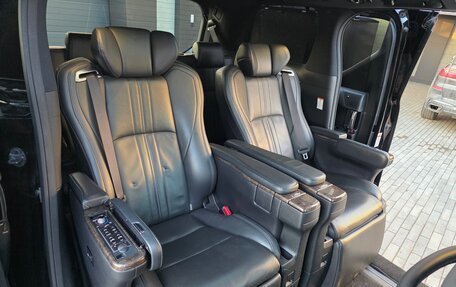 Toyota Alphard III, 2019 год, 4 900 000 рублей, 18 фотография