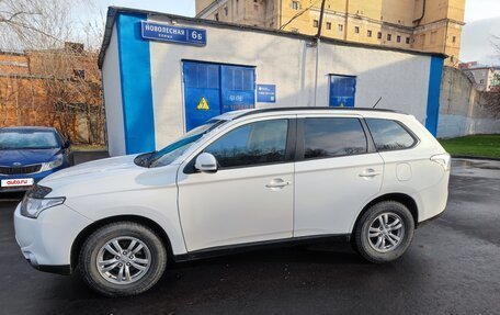 Mitsubishi Outlander III рестайлинг 3, 2012 год, 780 000 рублей, 3 фотография