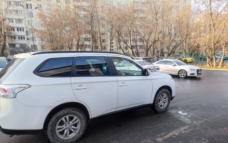 Mitsubishi Outlander III рестайлинг 3, 2012 год, 780 000 рублей, 6 фотография