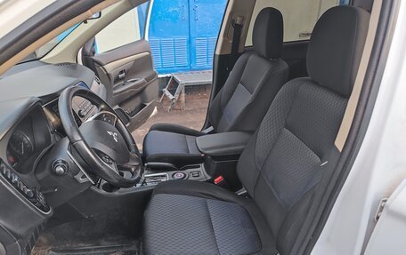 Mitsubishi Outlander III рестайлинг 3, 2012 год, 780 000 рублей, 16 фотография