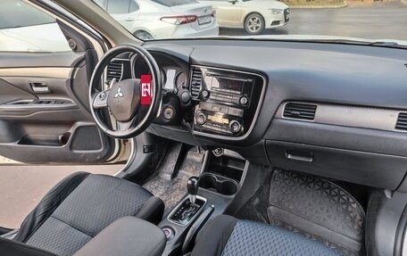 Mitsubishi Outlander III рестайлинг 3, 2012 год, 780 000 рублей, 10 фотография