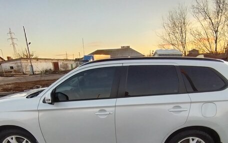 Mitsubishi Outlander III рестайлинг 3, 2013 год, 1 700 000 рублей, 5 фотография