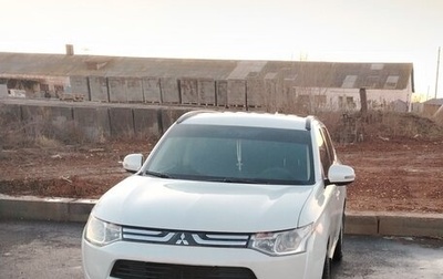 Mitsubishi Outlander III рестайлинг 3, 2013 год, 1 700 000 рублей, 1 фотография