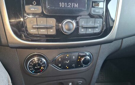 Renault Logan II, 2014 год, 700 000 рублей, 8 фотография