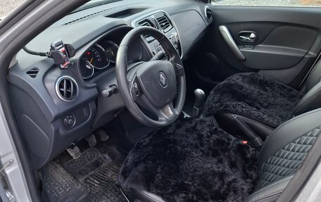Renault Logan II, 2014 год, 700 000 рублей, 7 фотография