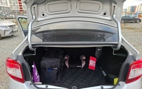 Renault Logan II, 2014 год, 700 000 рублей, 11 фотография