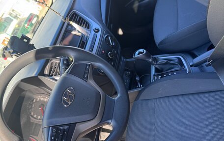 Hyundai Solaris II рестайлинг, 2017 год, 1 100 000 рублей, 2 фотография