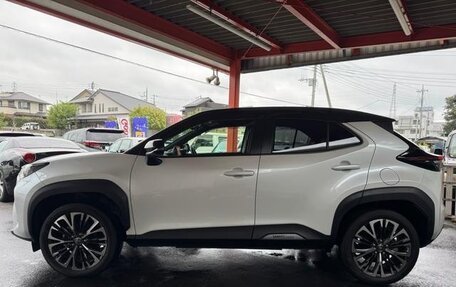 Toyota Yaris Cross, 2023 год, 1 690 586 рублей, 8 фотография