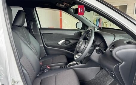 Toyota Yaris Cross, 2023 год, 1 690 586 рублей, 14 фотография