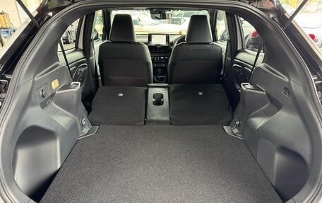 Toyota Yaris Cross, 2023 год, 1 690 586 рублей, 21 фотография