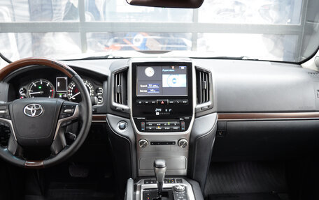 Toyota Land Cruiser 200, 2016 год, 4 490 000 рублей, 12 фотография