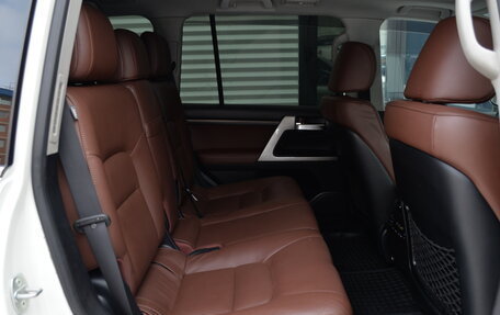 Toyota Land Cruiser 200, 2016 год, 4 490 000 рублей, 30 фотография