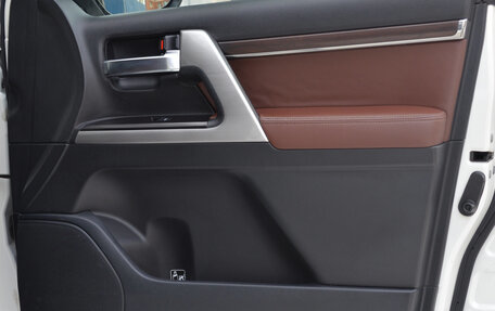 Toyota Land Cruiser 200, 2016 год, 4 490 000 рублей, 31 фотография