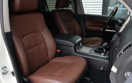 Toyota Land Cruiser 200, 2016 год, 4 490 000 рублей, 33 фотография