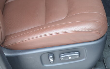 Toyota Land Cruiser 200, 2016 год, 4 490 000 рублей, 34 фотография