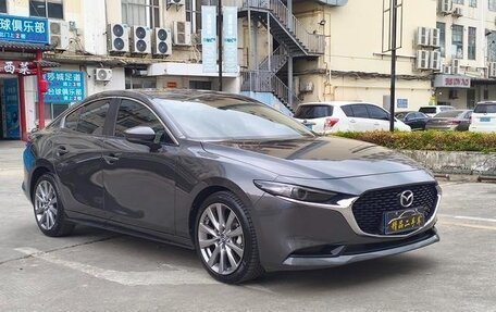 Mazda 3, 2021 год, 1 800 000 рублей, 2 фотография