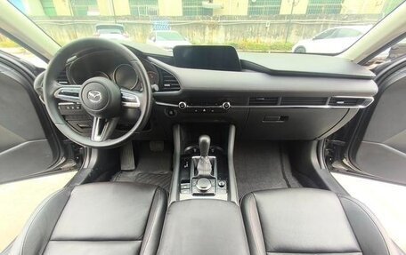 Mazda 3, 2021 год, 1 800 000 рублей, 11 фотография