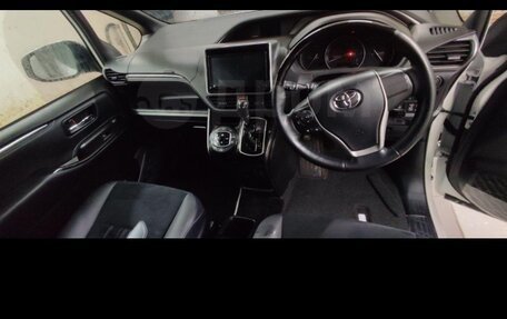 Toyota Esquire I, 2019 год, 2 500 000 рублей, 12 фотография