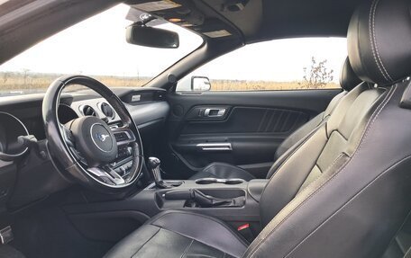 Ford Mustang VI рестайлинг, 2019 год, 2 500 000 рублей, 28 фотография