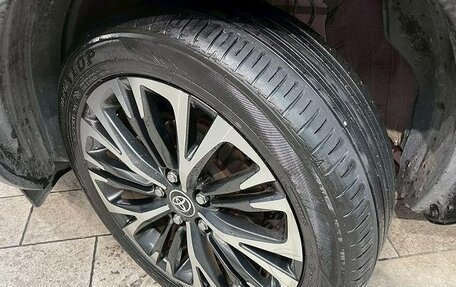 Toyota Yaris Cross, 2022 год, 1 495 000 рублей, 3 фотография