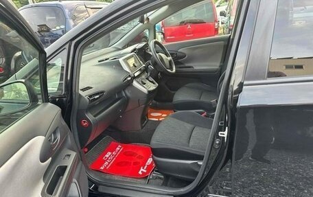 Toyota Wish II, 2011 год, 1 000 000 рублей, 19 фотография