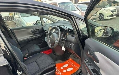 Toyota Wish II, 2011 год, 1 000 000 рублей, 28 фотография