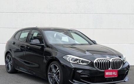 BMW 1 серия, 2022 год, 1 450 000 рублей, 1 фотография