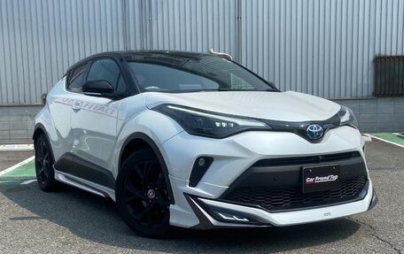 Toyota C-HR I рестайлинг, 2022 год, 1 740 000 рублей, 1 фотография