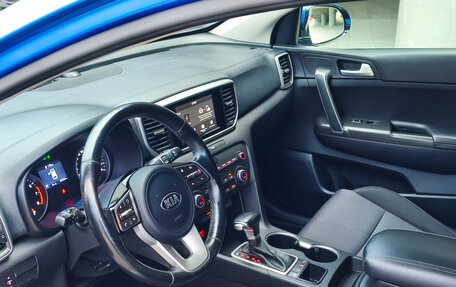 KIA Sportage IV рестайлинг, 2018 год, 2 200 000 рублей, 15 фотография