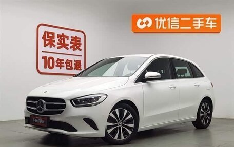 Mercedes-Benz B-Класс, 2021 год, 1 900 000 рублей, 2 фотография